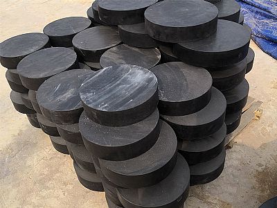 马尔康板式橡胶支座由若干层橡胶片与薄钢板经加压硫化